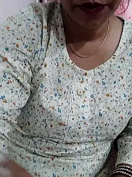 Snapshot of Urmila_bhabhii chatting on 03/27/26, 08:48 Urmila bhabhii online show from 03/27/26, 08:48