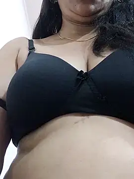 Snapshot of Urmila_bhabhii chatting on 04/01/26, 03:07 Urmila bhabhii online show from 04/01/26, 03:07