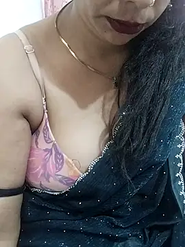 Snapshot of Urmila_bhabhii chatting on 04/25/26, 03:09 Urmila bhabhii online show from 04/25/26, 03:09