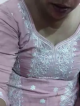 Snapshot of Urmila_bhabhii chatting on 04/27/26, 09:18 Urmila bhabhii online show from 04/27/26, 09:18