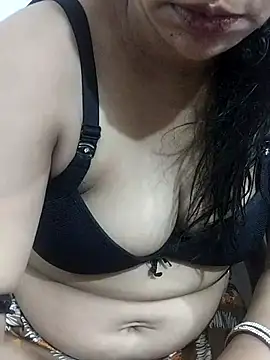 Snapshot of Urmila_bhabhii chatting on 07/04/26, 04:35 Urmila bhabhii online show from 07/04/26, 04:35