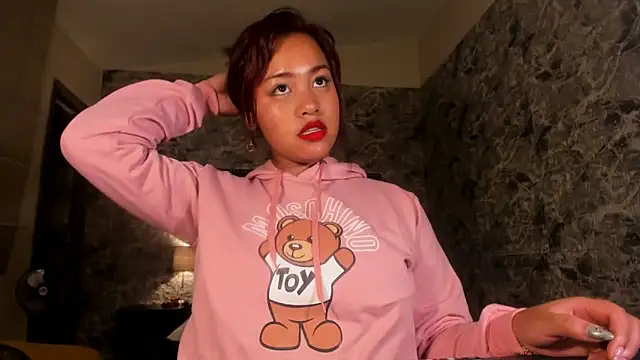 Estrella05  online show from 12/27/24, 05:31