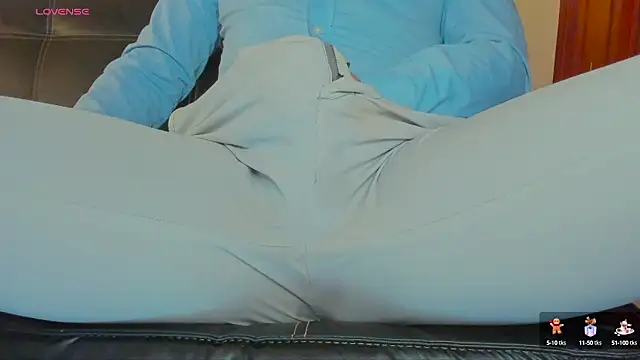 Snapshot of MrLonely02 chatting on 12/13/24, 12:42 MrLonely02 online show from 12/13/24, 12:42