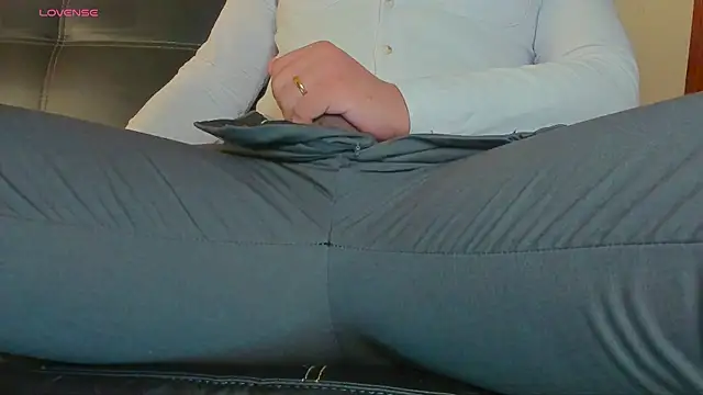 Snapshot of MrLonely02 chatting on 12/14/24, 12:01 MrLonely02 online show from 12/14/24, 12:01