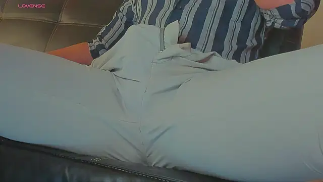 Snapshot of MrLonely02 chatting on 01/04/25, 02:14 MrLonely02 online show from 01/04/25, 02:14