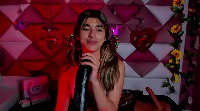 Snapshot of NahomiConnor_ chatting on 03/17/25, 04:43 NahomiConnor online show from 03/17/25, 04:43