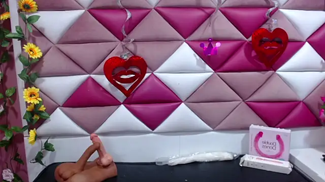 Snapshot of NahomiConnor_ chatting on 03/21/25, 04:40 NahomiConnor online show from 03/21/25, 04:40