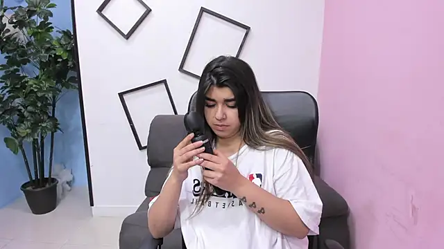 Snapshot of NahomiConnor_ chatting on 03/07/26, 03:14 NahomiConnor online show from 03/07/26, 03:14