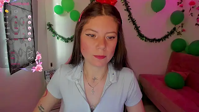 Snapshot of Susana_garcia_ chatting on 12/21/24, 10:19 Susana garcia  online show from 12/21/24, 10:19