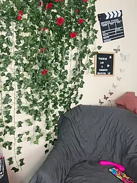 butterflybootyy online show from 02/25/25, 11:55