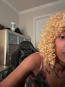 Snapshot of butterflybootyy chatting on 12/20/25, 12:56 butterflybootyy online show from 12/20/25, 12:56