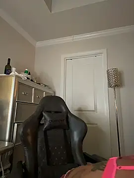 Snapshot of butterflybootyy chatting on 02/04/26, 07:14 butterflybootyy online show from 02/04/26, 07:14