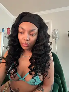 Snapshot of butterflybootyy chatting on 03/02/26, 02:35 butterflybootyy online show from 03/02/26, 02:35