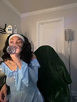 Snapshot of butterflybootyy chatting on 03/03/26, 01:17 butterflybootyy online show from 03/03/26, 01:17