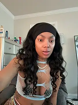 Snapshot of butterflybootyy chatting on 03/07/26, 06:05 butterflybootyy online show from 03/07/26, 06:05