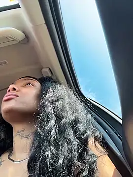 Snapshot of butterflybootyy chatting on 04/08/26, 04:07 butterflybootyy online show from 04/08/26, 04:07