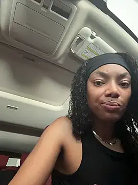 Snapshot of butterflybootyy chatting on 04/14/26, 05:19 butterflybootyy online show from 04/14/26, 05:19