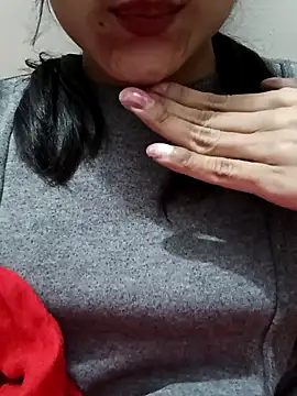 Snapshot of Riyu_05 chatting on 12/31/24, 10:26 Riyu 05 online show from 12/31/24, 10:26