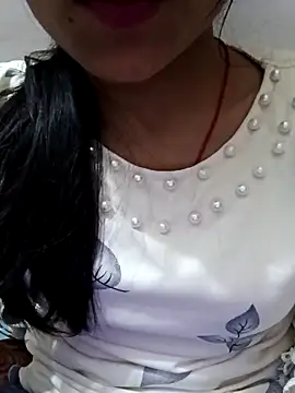 Snapshot of Riyu_05 chatting on 03/04/25, 10:35 Riyu 05 online show from 03/04/25, 10:35