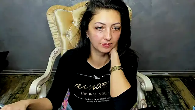 Snapshot of DivinSandra chatting on 12/21/24, 08:39 DivinSandra online show from 12/21/24, 08:39