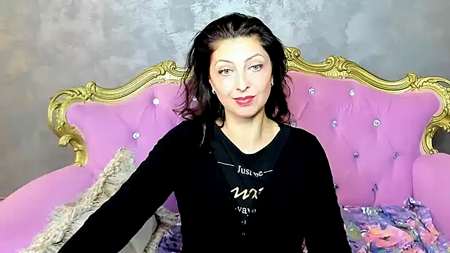 Snapshot of DivinSandra chatting on 01/10/25, 08:51 DivinSandra online show from 01/10/25, 08:51