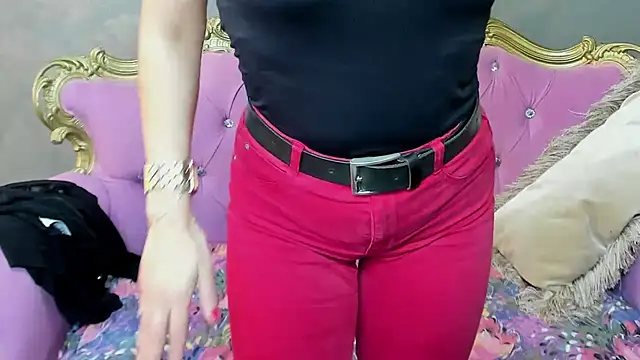 Snapshot of DivinSandra chatting on 02/24/25, 10:37 DivinSandra online show from 02/24/25, 10:37