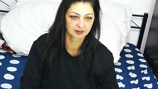 Snapshot of DivinSandra chatting on 03/07/25, 09:40 DivinSandra online show from 03/07/25, 09:40