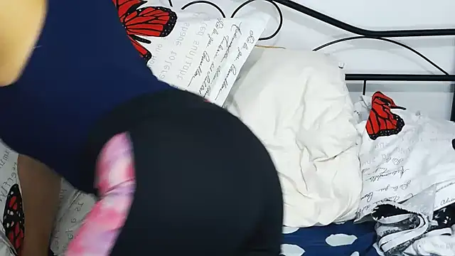 Snapshot of DivinSandra chatting on 03/19/25, 10:33 DivinSandra online show from 03/19/25, 10:33