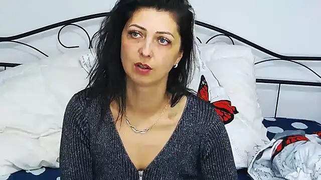 Snapshot of DivinSandra chatting on 03/21/25, 09:45 DivinSandra online show from 03/21/25, 09:45