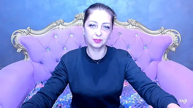 Snapshot of DivinSandra chatting on 10/13/25, 04:56 DivinSandra online show from 10/13/25, 04:56
