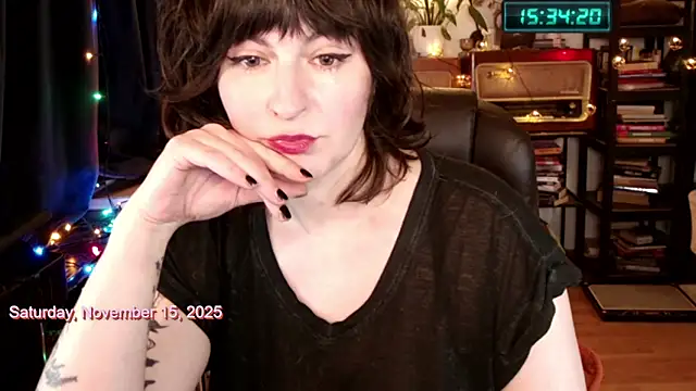 Snapshot of 404girlnotfound chatting on 11/15/25, 02:35 404girlnotfound online show from 11/15/25, 02:35