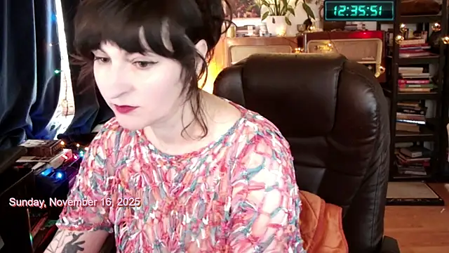 404girlnotfound online show from 11/16/25, 11:38