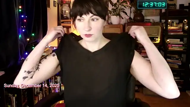 404girlnotfound online show from 12/14/25, 11:37