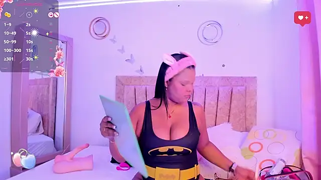 LaurinMonroe online show from 02/10/25, 07:28