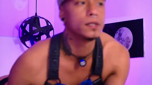 Snapshot of Mowgli_FFun chatting on 03/27/26, 03:12 Mowgli FFun online show from 03/27/26, 03:12