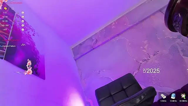 Snapshot of Dani_Sweet_Ts chatting on 02/13/25, 04:54 Dani Sweet Ts online show from 02/13/25, 04:54