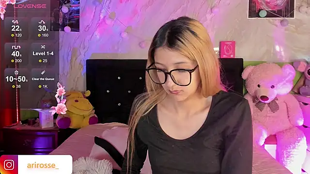 Snapshot of ariana_rosse__ chatting on 11/25/25, 07:41 ariana rosse online show from 11/25/25, 07:41