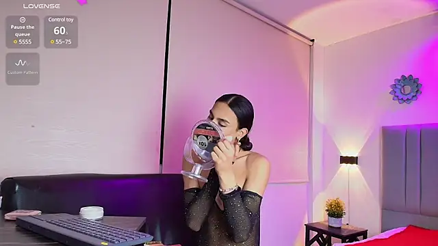 Chloe Cherry21 online show from 02/01/25, 02:37