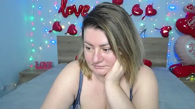 ZannaDreil online show from 02/13/25, 01:08