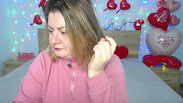 ZannaDreil online show from 02/14/25, 04:47