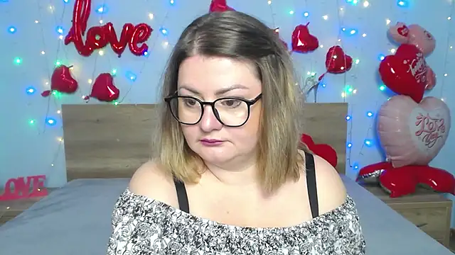 ZannaDreil online show from 02/19/25, 07:16