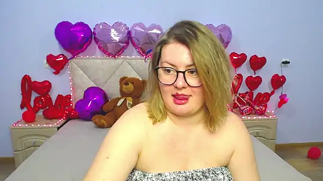 ZannaDreil online show from 02/28/25, 02:20