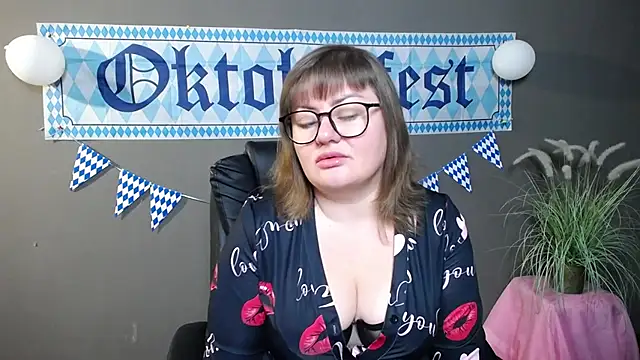 ZannaDreil online show from 10/10/25, 06:07