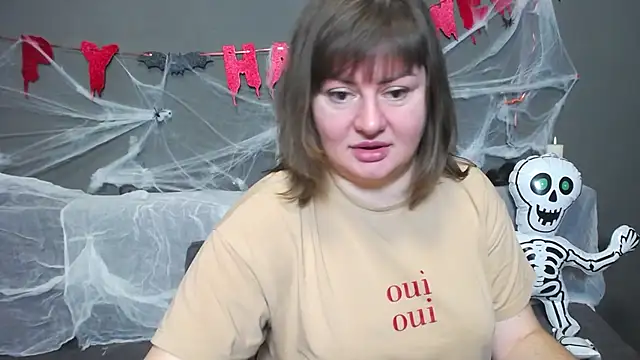 ZannaDreil online show from 10/21/25, 06:19