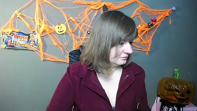 ZannaDreil online show from 11/03/25, 07:04