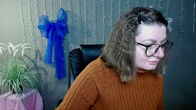 ZannaDreil online show from 11/28/25, 07:05