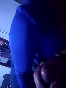 Snapshot of SINUECASTILLO chatting on 02/13/25, 04:39 SINUECASTILLO online show from 02/13/25, 04:39