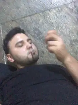 Snapshot of SINUECASTILLO chatting on 03/05/25, 05:29 SINUECASTILLO online show from 03/05/25, 05:29