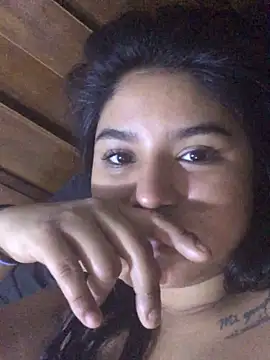 Snapshot of SINUECASTILLO chatting on 03/08/25, 06:37 SINUECASTILLO online show from 03/08/25, 06:37