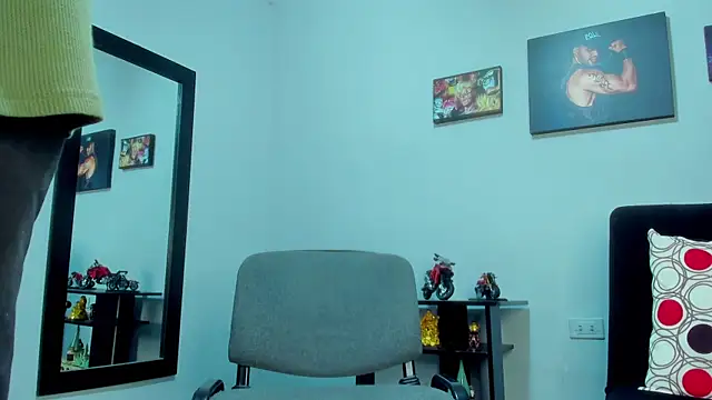 SamirHazard97 online show from 12/18/24, 02:21